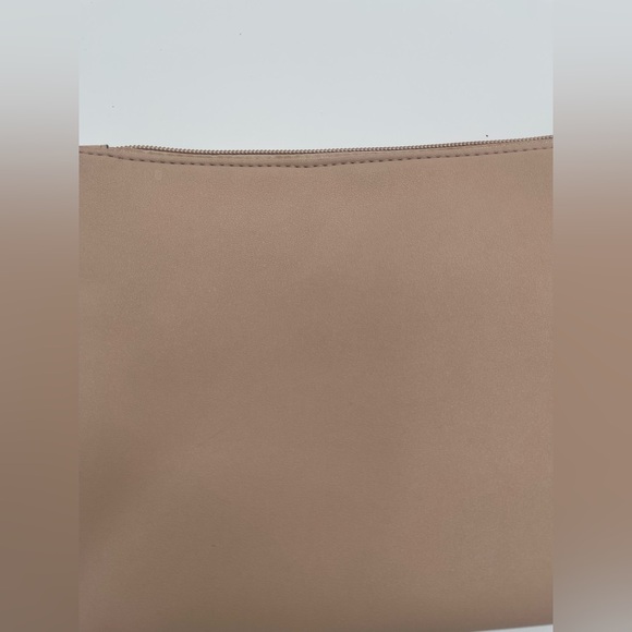 Viv & Lou  Clutch/wristlet/handbag W/ Detachable Wrist Strap - Picture 10 of 14